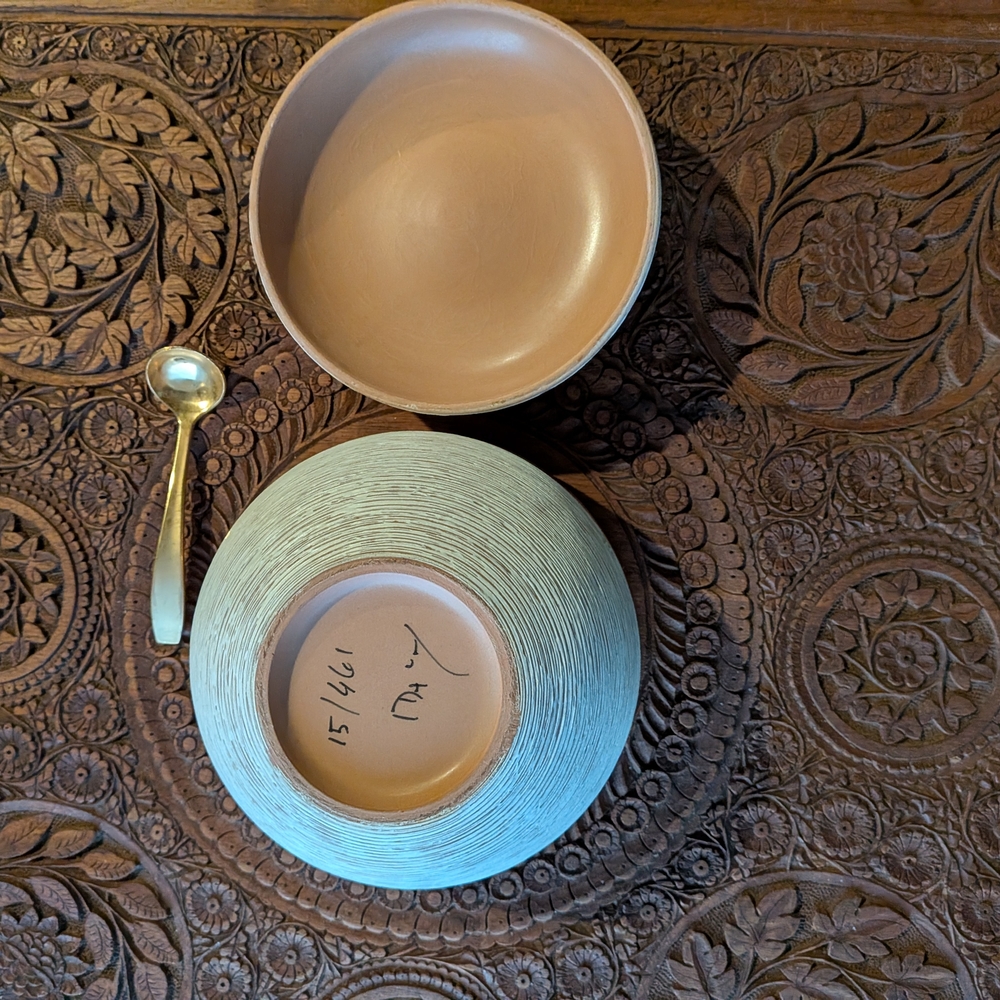 Elegant‎ Gold and Cream Decorative Bowl - Picture 8 of 13